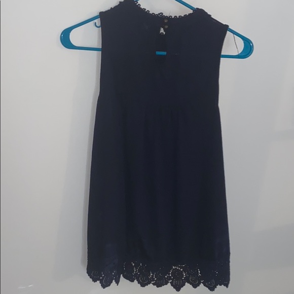 Xhilaration sleeveless shirt - Picture 3 of 3